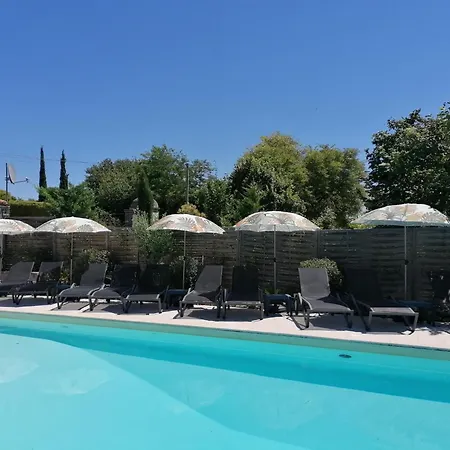 Holiday home Spacious With Pool In Lusignac Bouteilles-Saint-Sebastien