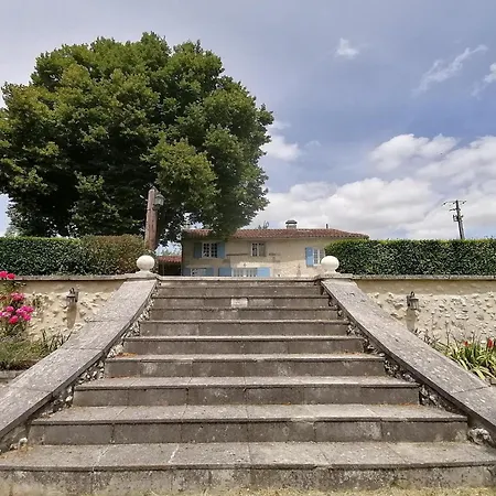 Holiday home Spacious With Pool In Lusignac *